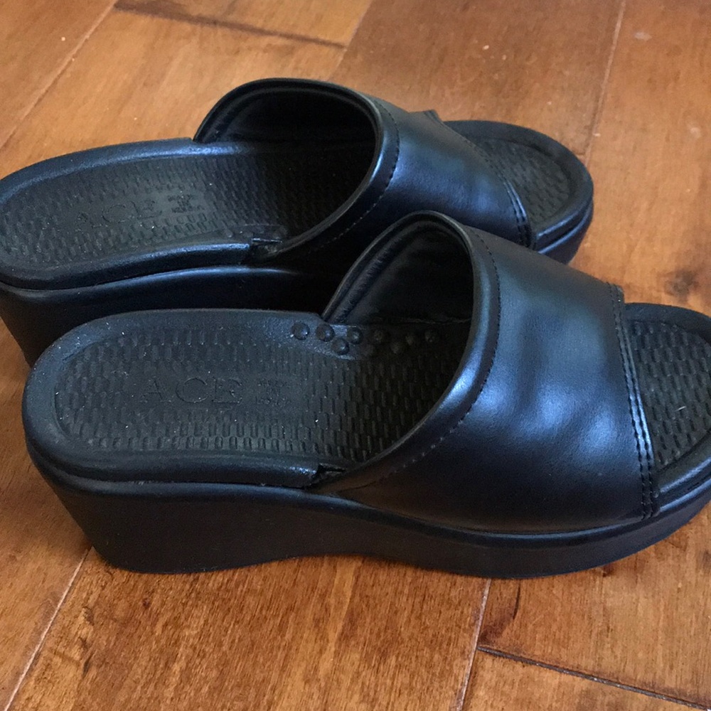 Comfy platform sandals